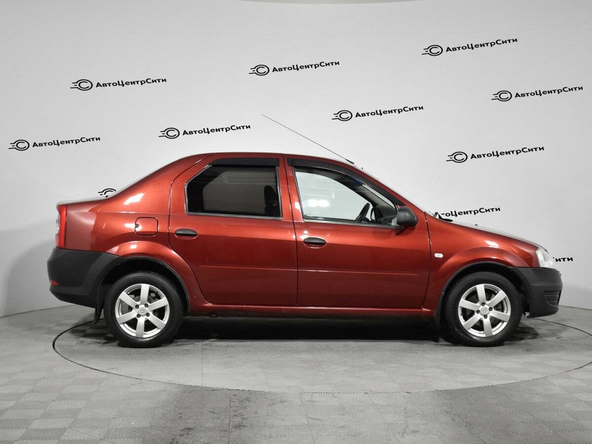 Renault Logan с пробегом — 2013 год. Фото: #3