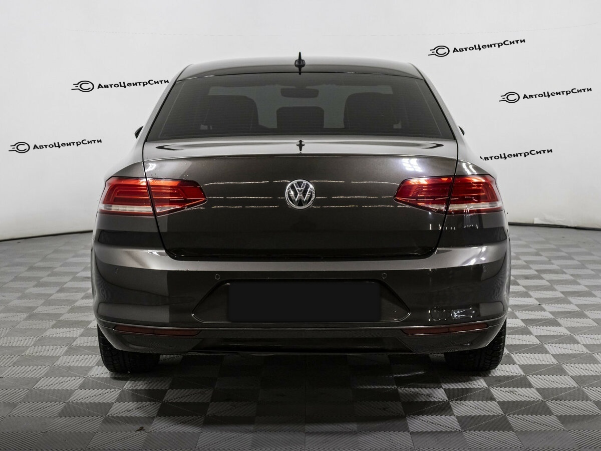 Volkswagen Passat с пробегом — 2017 год. Фото: #4