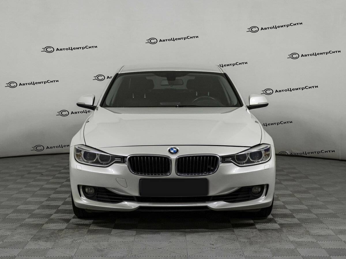 BMW 3 серии с пробегом — 2014 год. Фото: #1