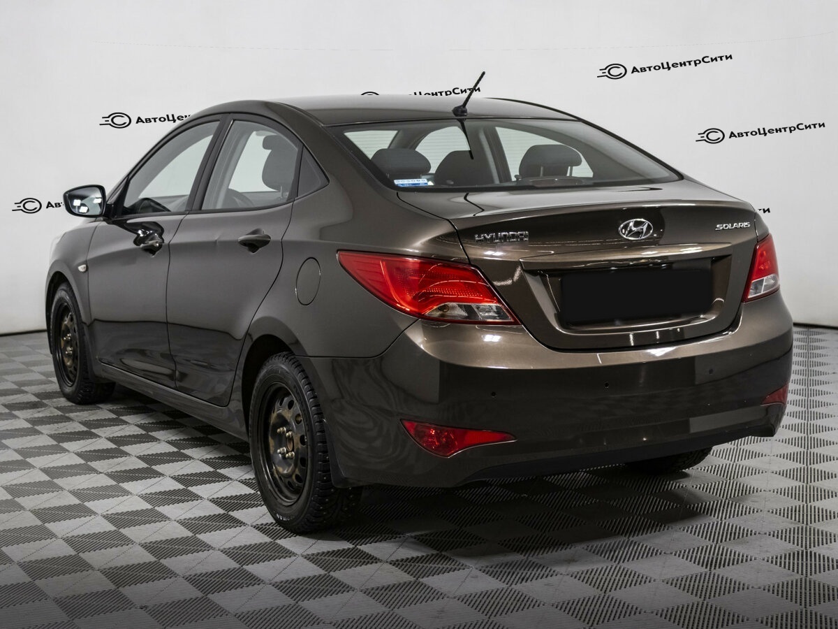 Hyundai Solaris с пробегом — 2015 год. Фото: #6