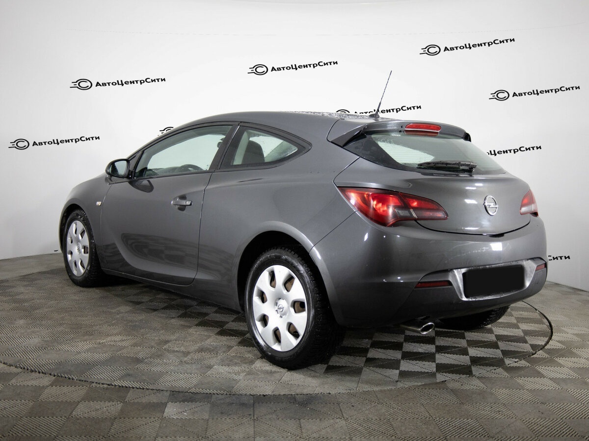 Opel Astra с пробегом — 2012 год. Фото: #5
