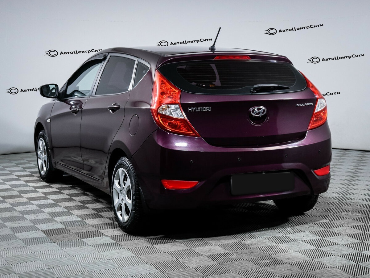 Hyundai Solaris с пробегом — 2013 год. Фото: #5