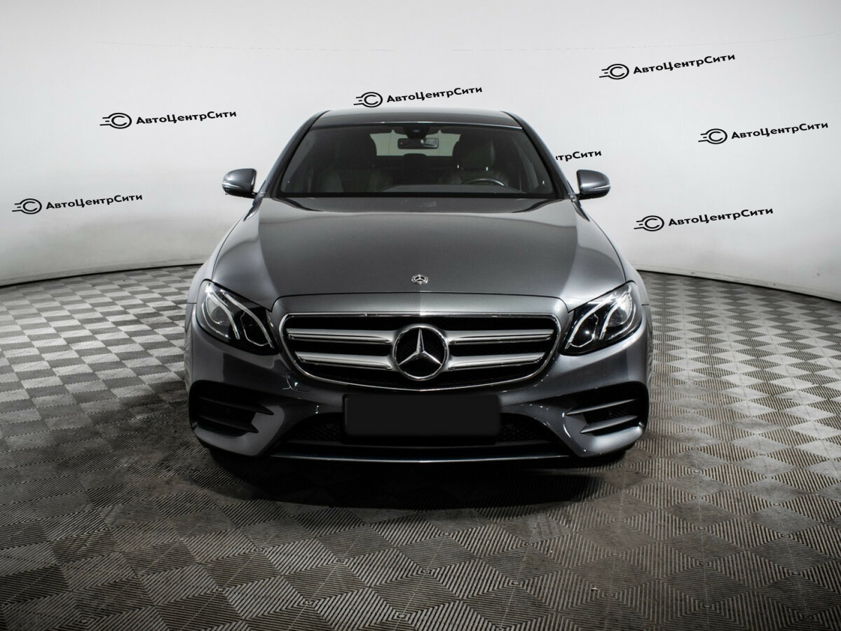 Mercedes-Benz E-Класс с пробегом — 2018 год. Фото: #1
