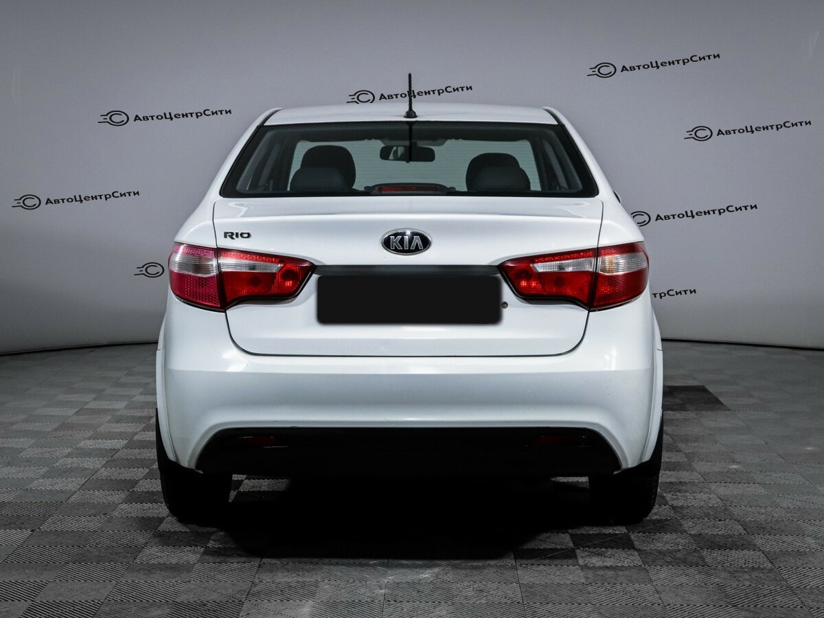 Kia Rio с пробегом — 2014 год. Фото: #4