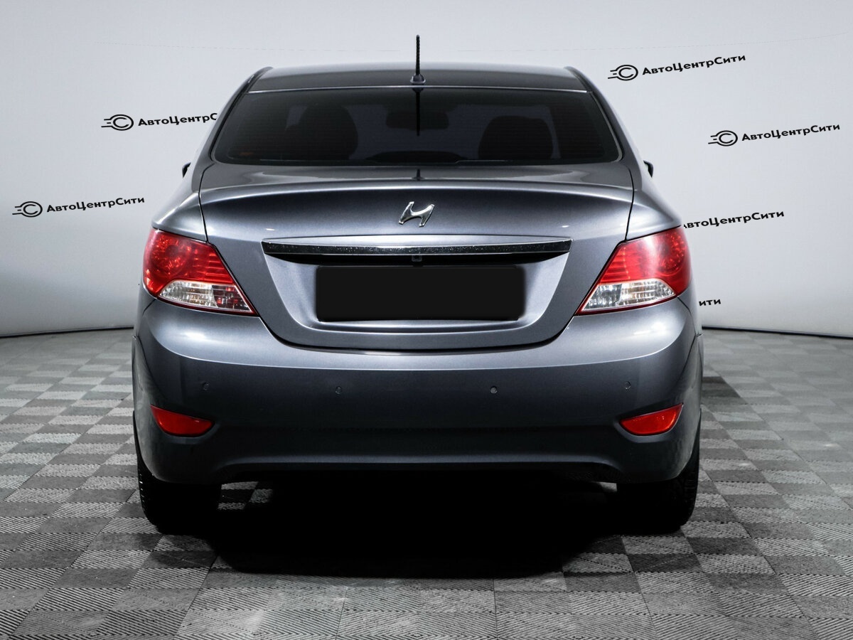 Hyundai Solaris с пробегом — 2012 год. Фото: #4