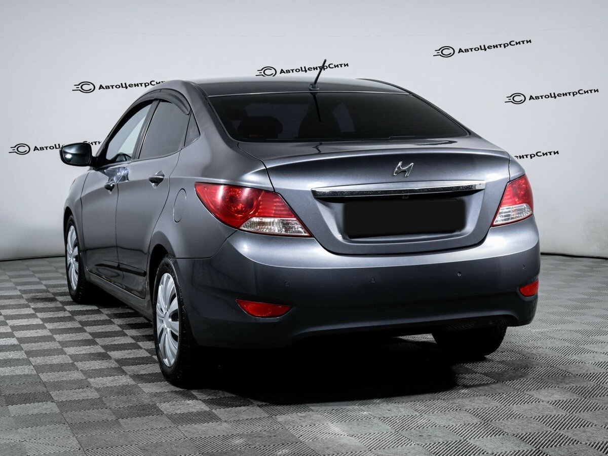 Hyundai Solaris с пробегом — 2012 год. Фото: #5