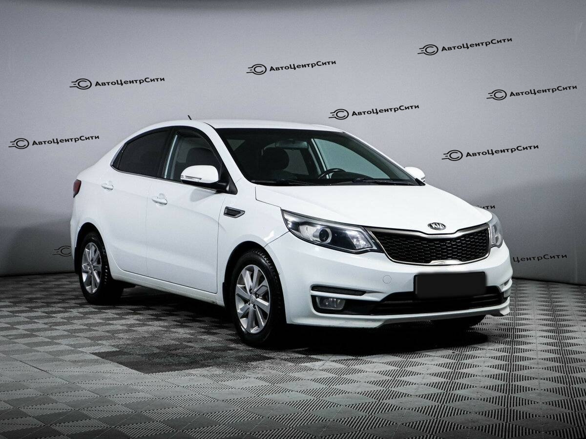 Kia Rio с пробегом — 2015 год. Фото: #2