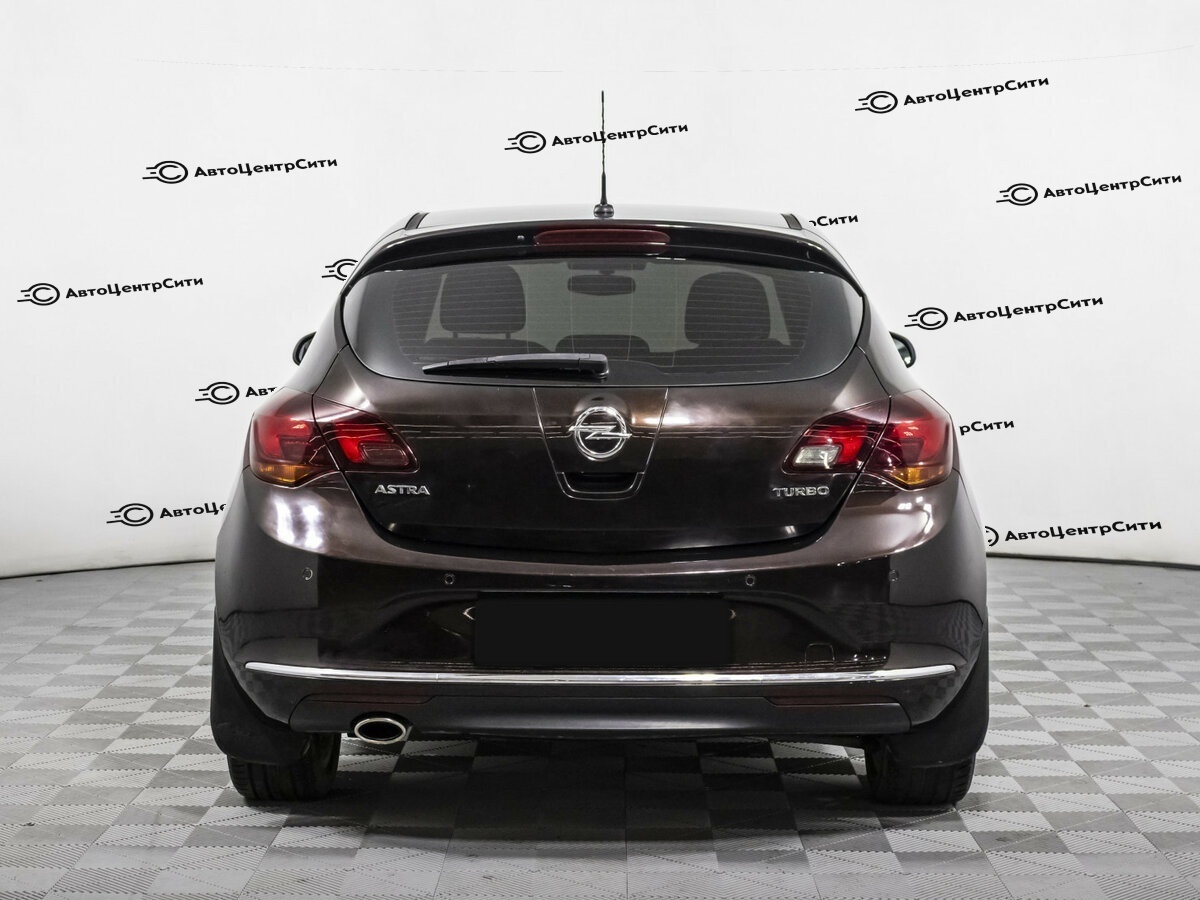 Opel Astra с пробегом — 2013 год. Фото: #5