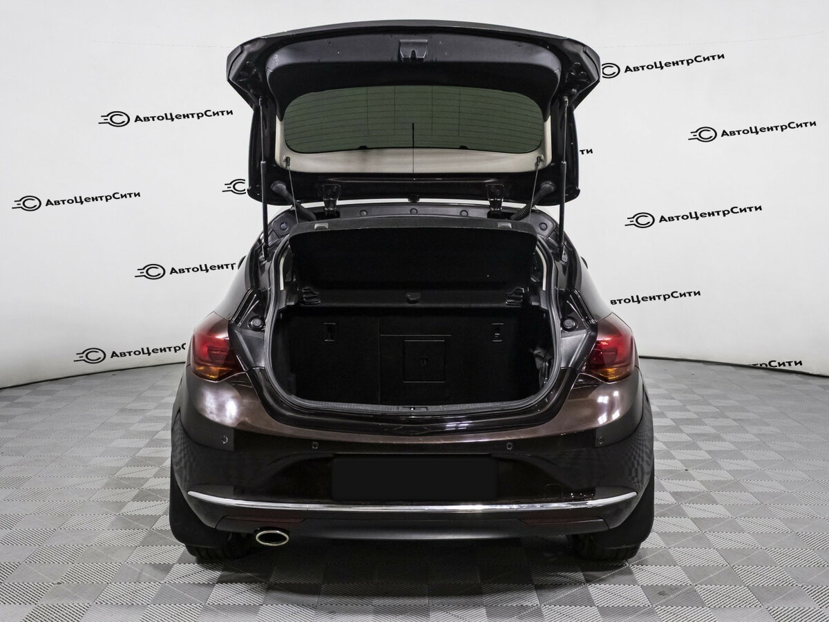 Opel Astra с пробегом — 2013 год. Фото: #15