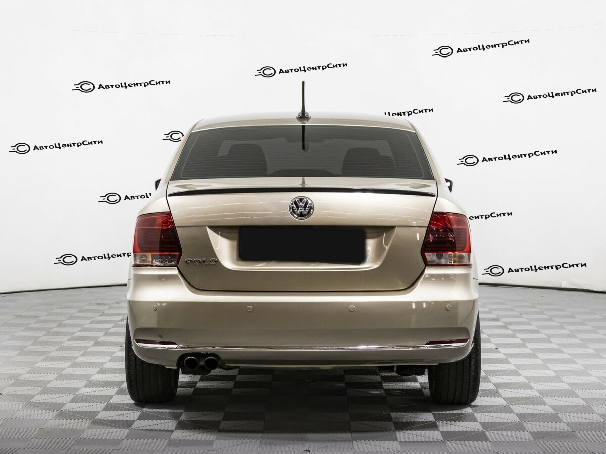 Volkswagen Polo с пробегом — 2018 год. Фото: #4