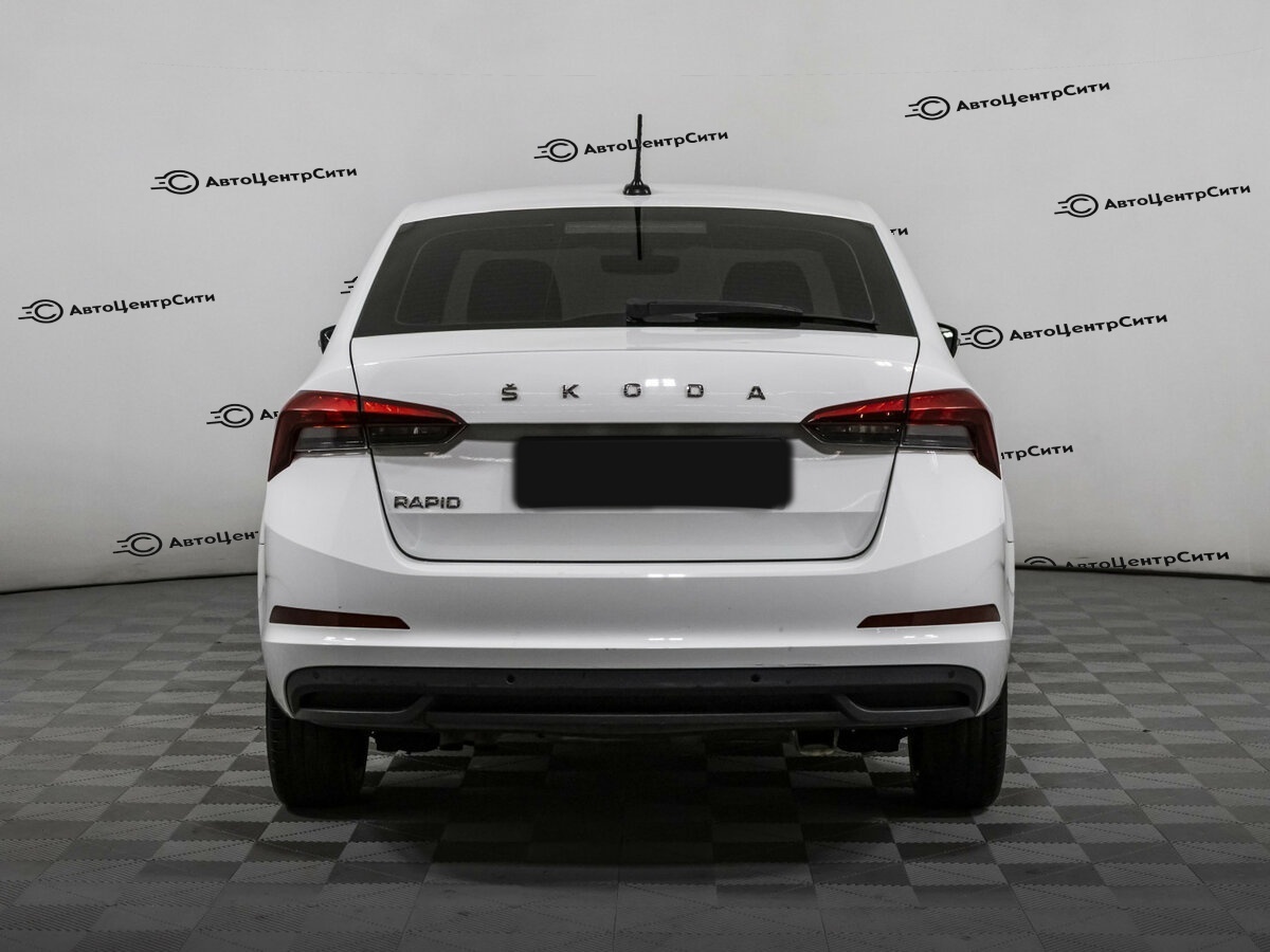 Skoda Rapid с пробегом — 2021 год. Фото: #4