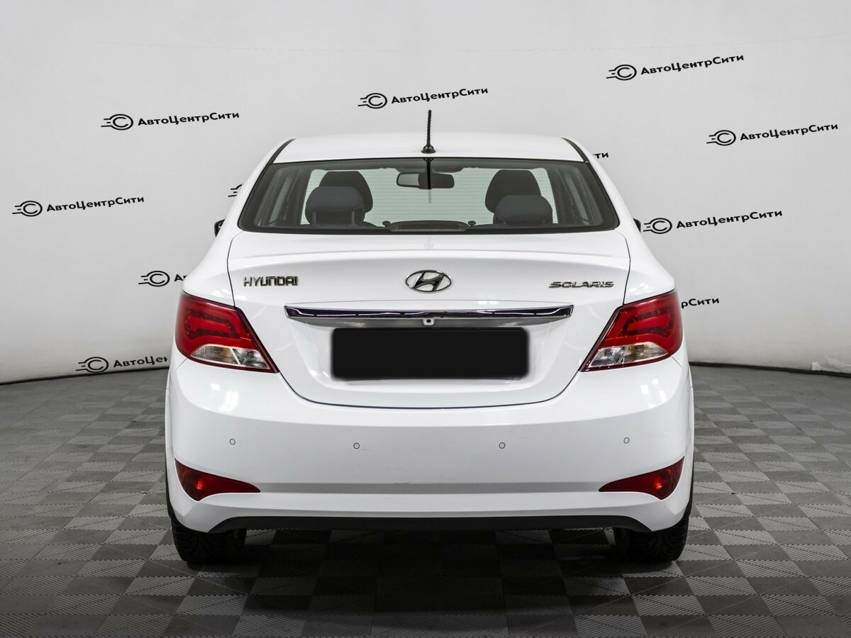 Hyundai Solaris с пробегом — 2015 год. Фото: #5