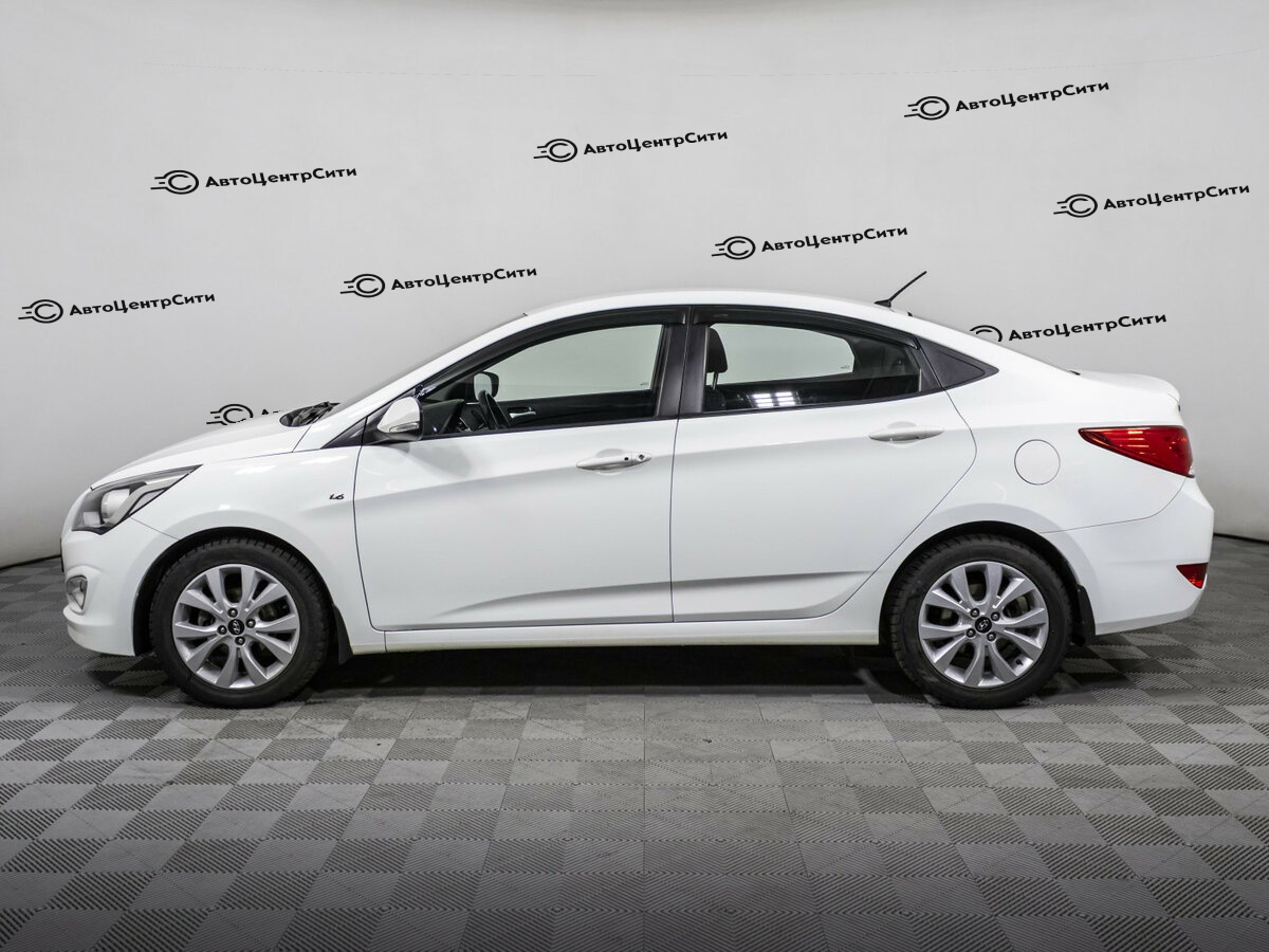 Hyundai Solaris с пробегом — 2015 год. Фото: #7