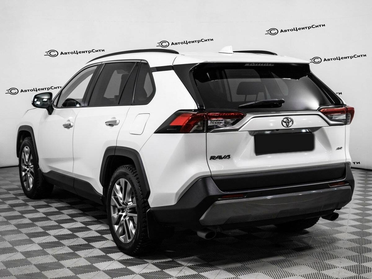 Toyota RAV4 с пробегом — 2019 год. Фото: #5