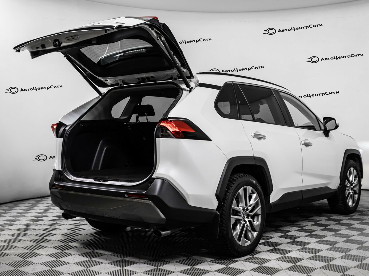 Toyota RAV4 с пробегом — 2019 год. Фото: #12