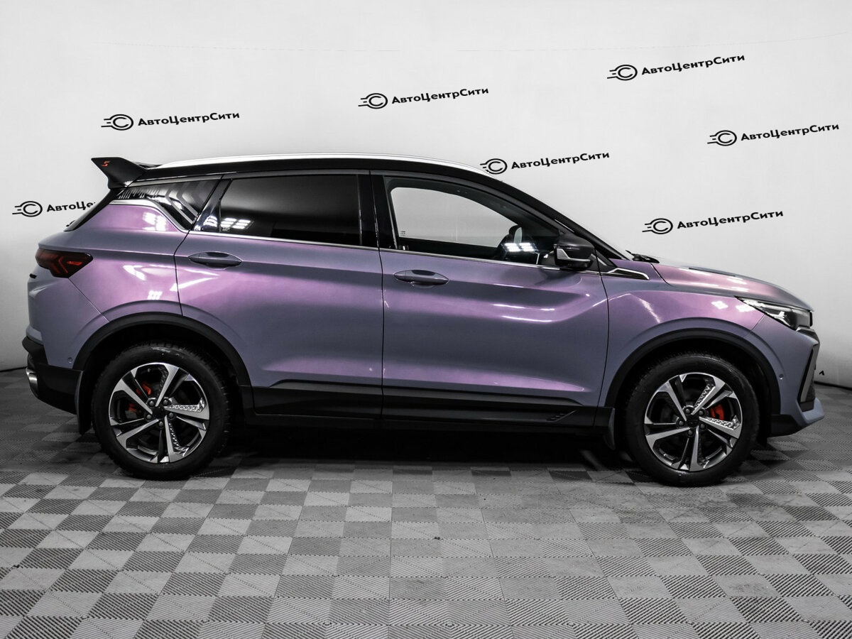 Geely Coolray с пробегом — 2024 год. Фото: #3
