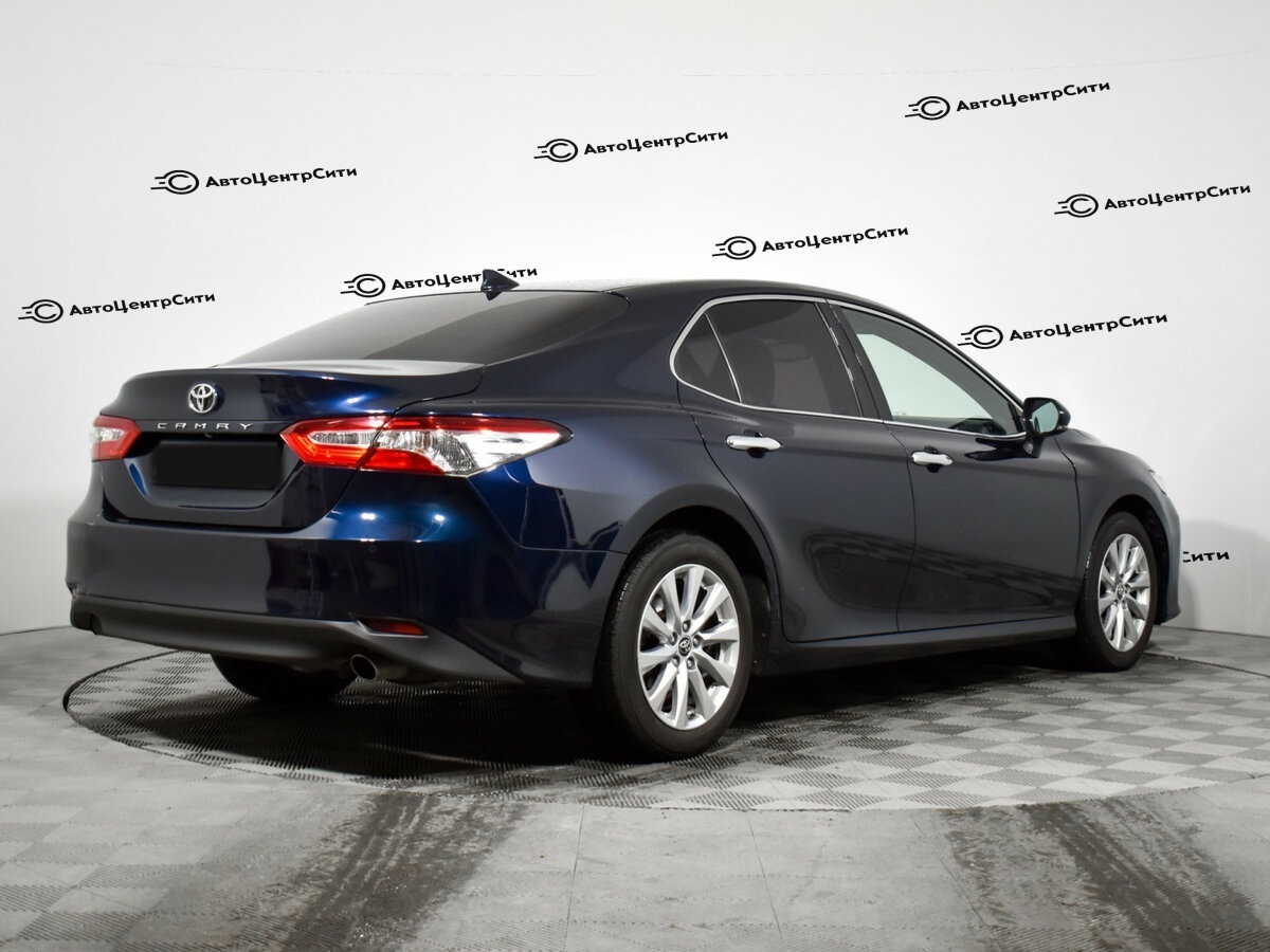 Toyota Camry с пробегом — 2018 год. Фото: #3