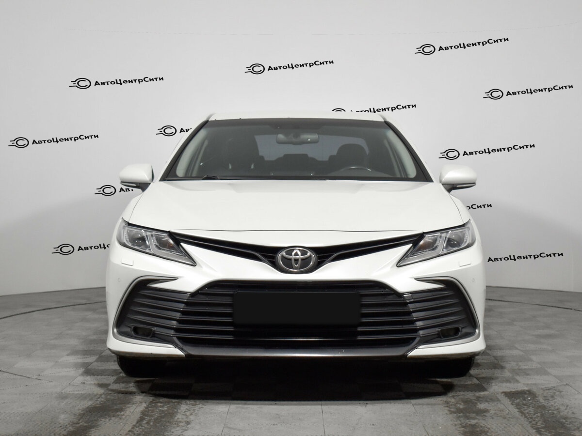 Toyota Camry с пробегом — 2022 год. Фото: #1