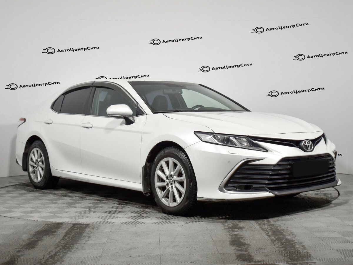 Toyota Camry с пробегом — 2022 год. Фото: #2