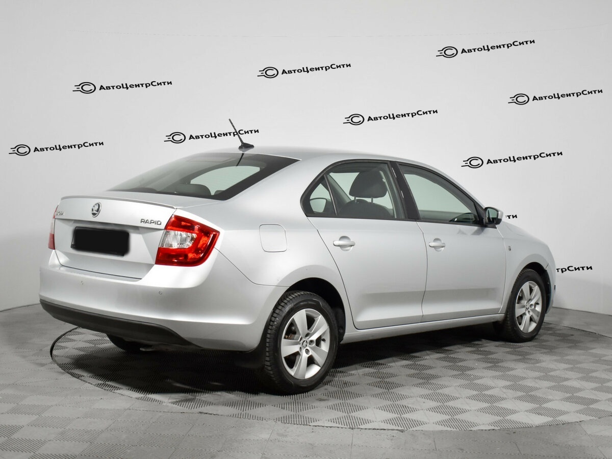 Skoda Rapid с пробегом — 2017 год. Фото: #4