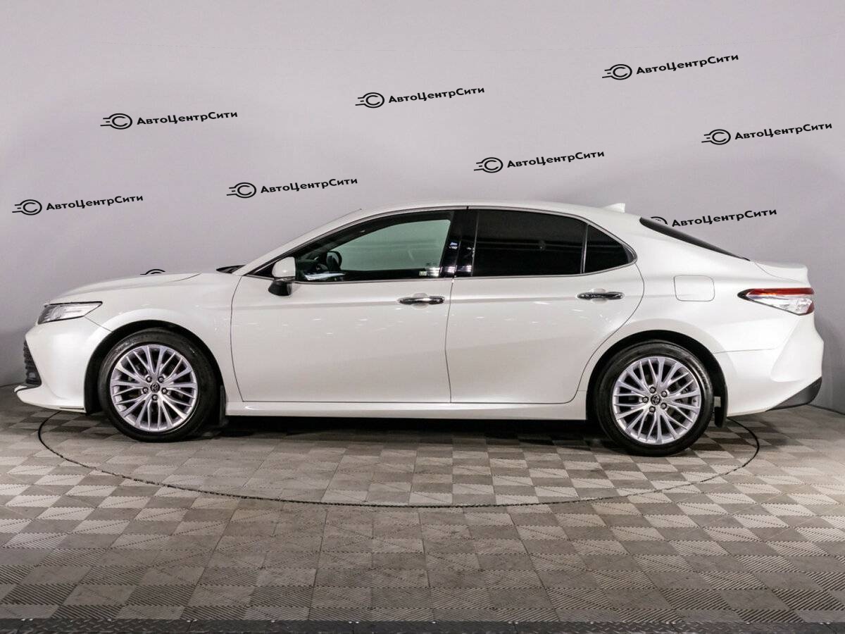 Toyota Camry с пробегом — 2019 год. Фото: #7