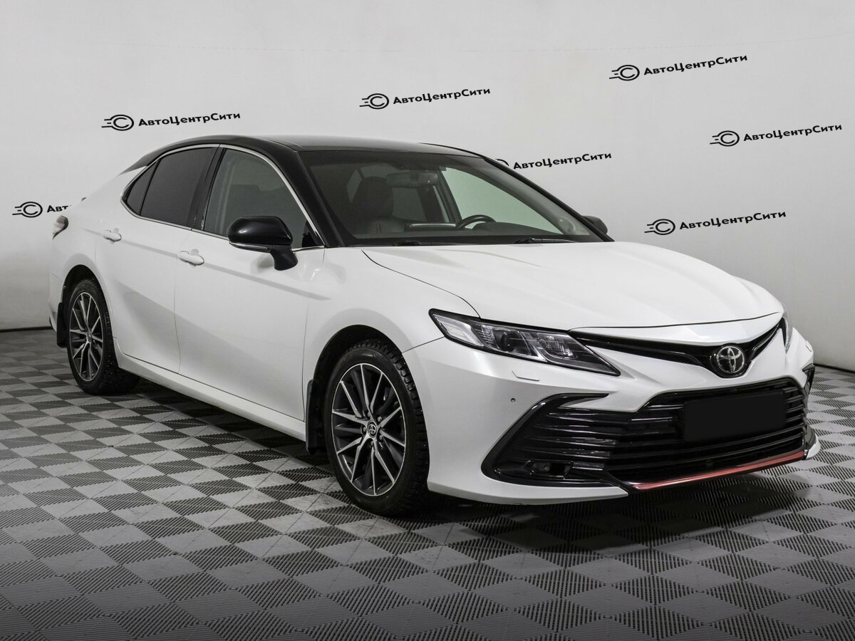 Toyota Camry с пробегом — 2021 год. Фото: #2