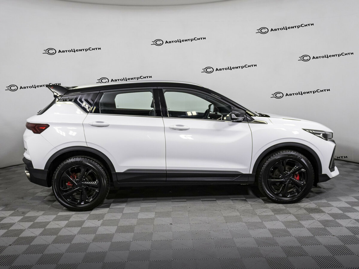 Geely Coolray с пробегом — 2023 год. Фото: #3