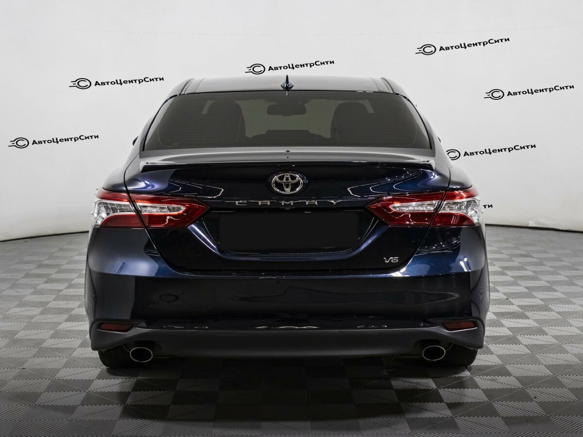 Toyota Camry с пробегом — 2018 год. Фото: #4