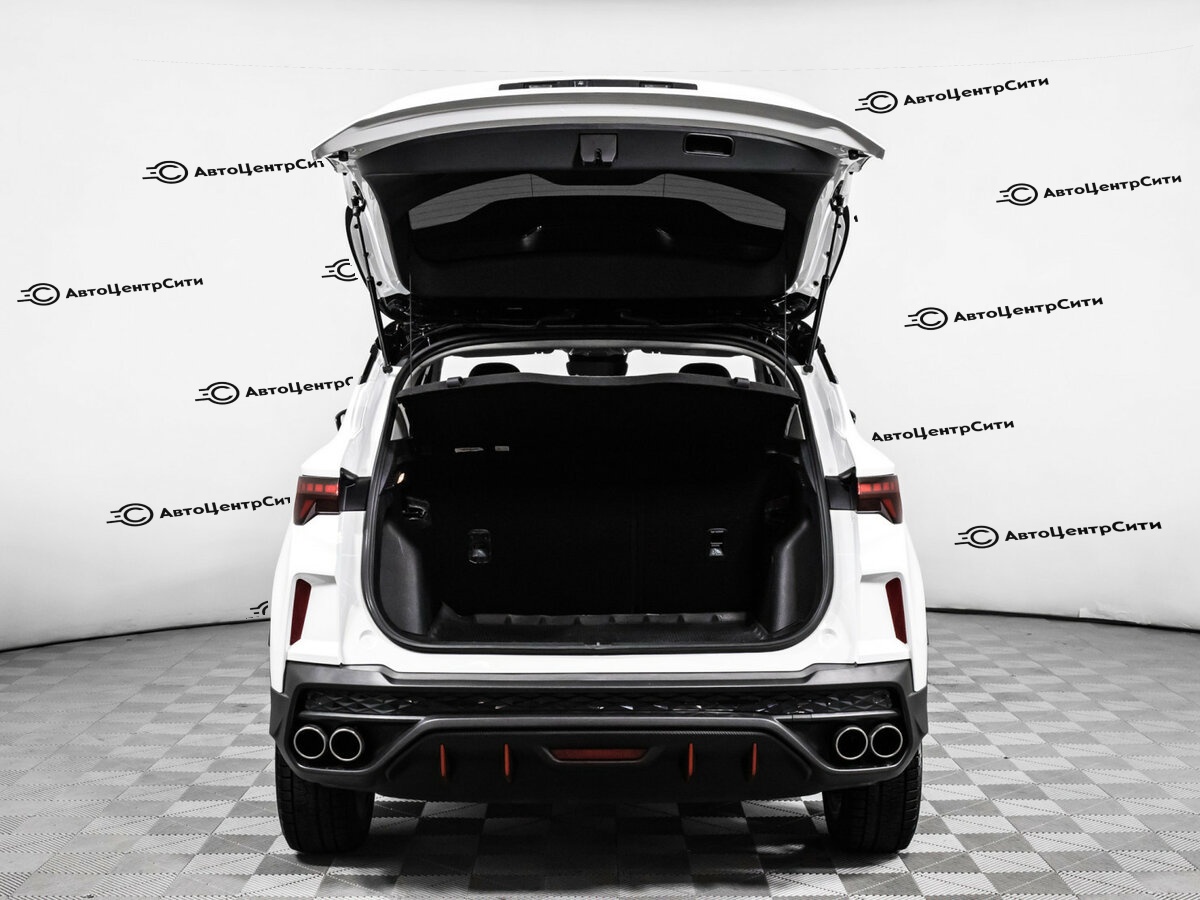 Geely Coolray с пробегом — 2023 год. Фото: #11