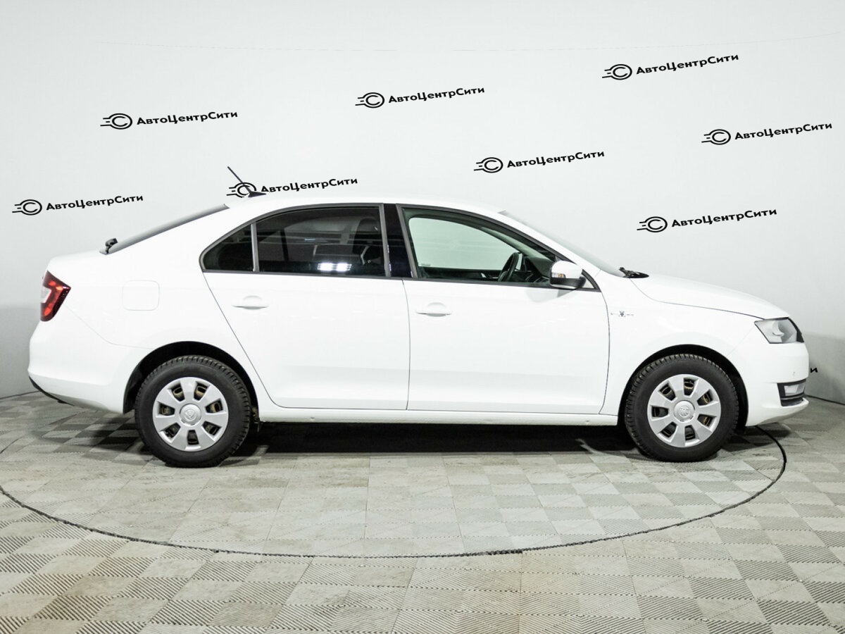 Skoda Rapid с пробегом — 2018 год. Фото: #3