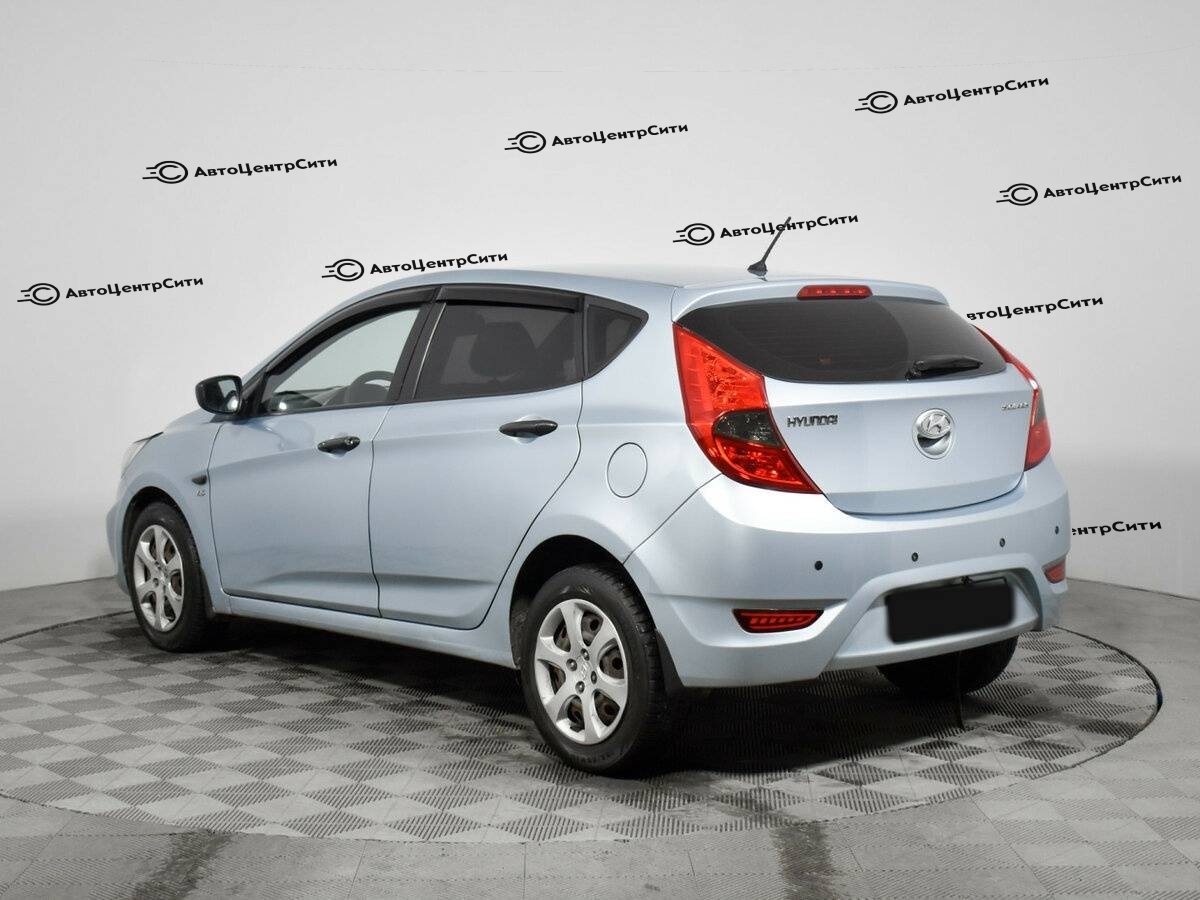 Hyundai Solaris с пробегом — 2014 год. Фото: #6