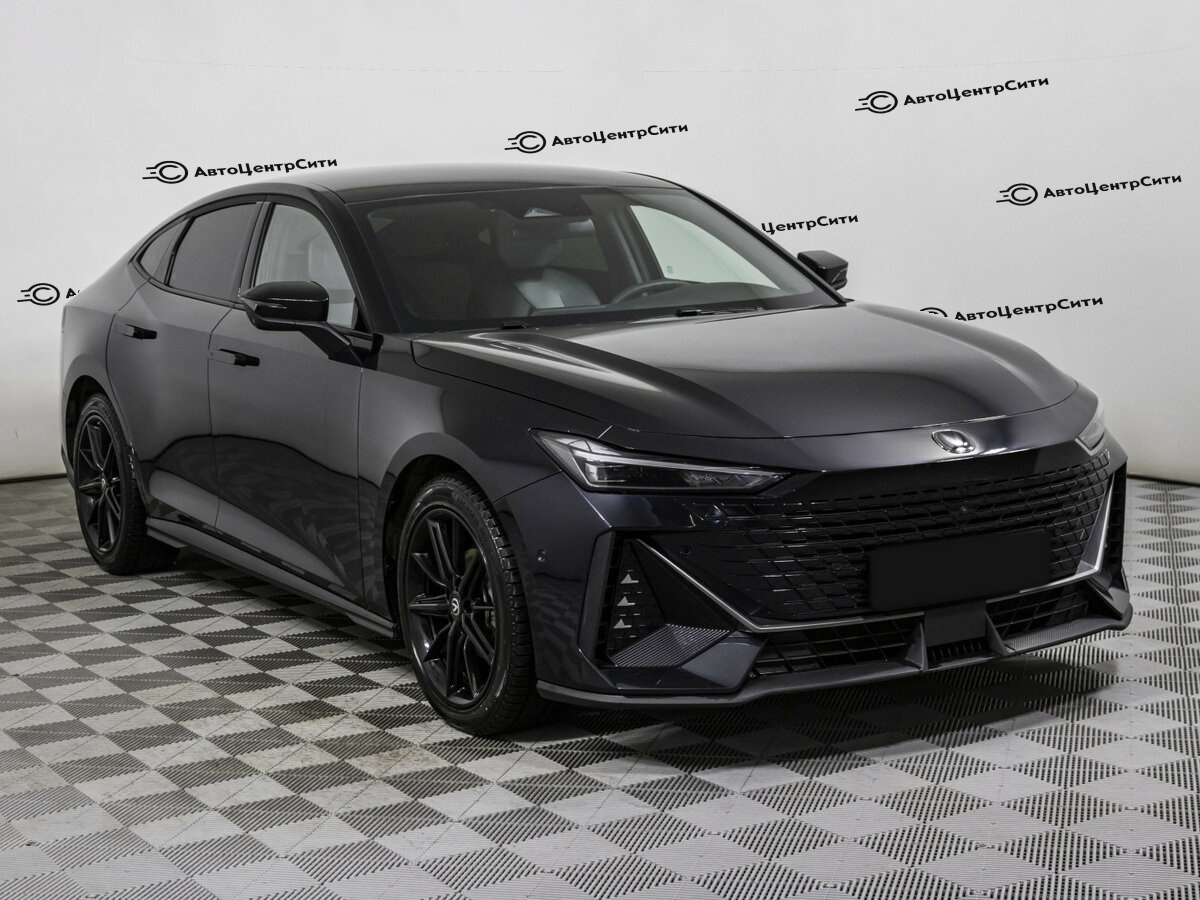 Changan UNI-V с пробегом — 2023 год. Фото: #2