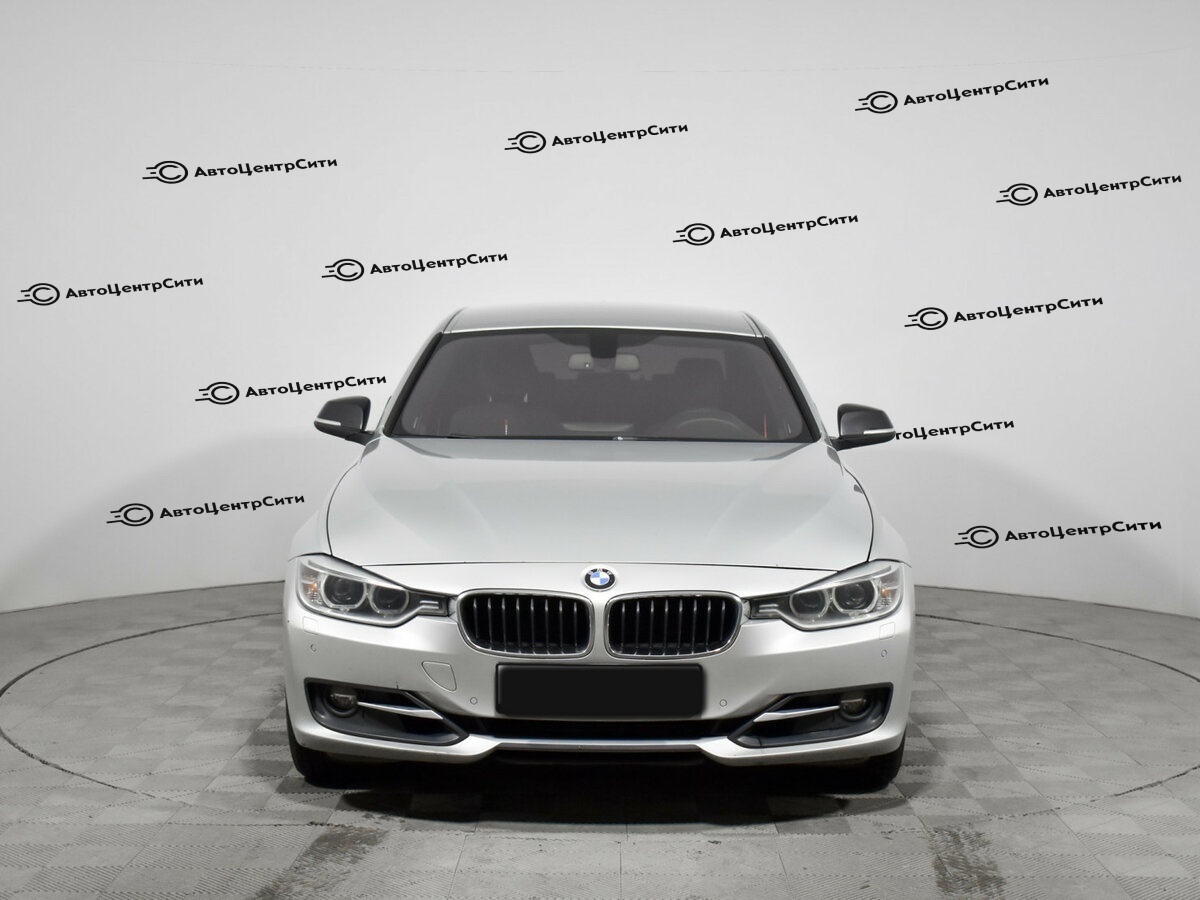 BMW 3 серии с пробегом — 2012 год. Фото: #1