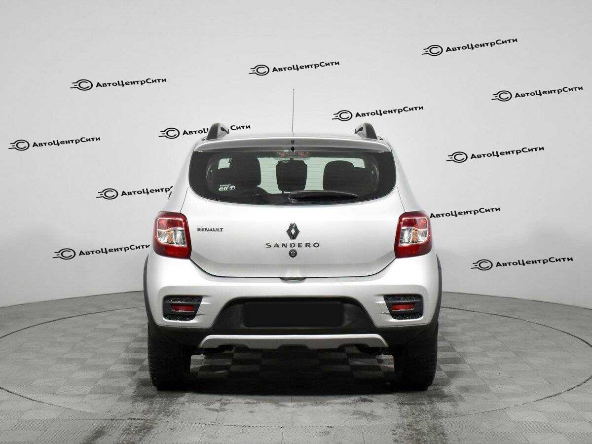 Renault Sandero с пробегом — 2016 год. Фото: #5