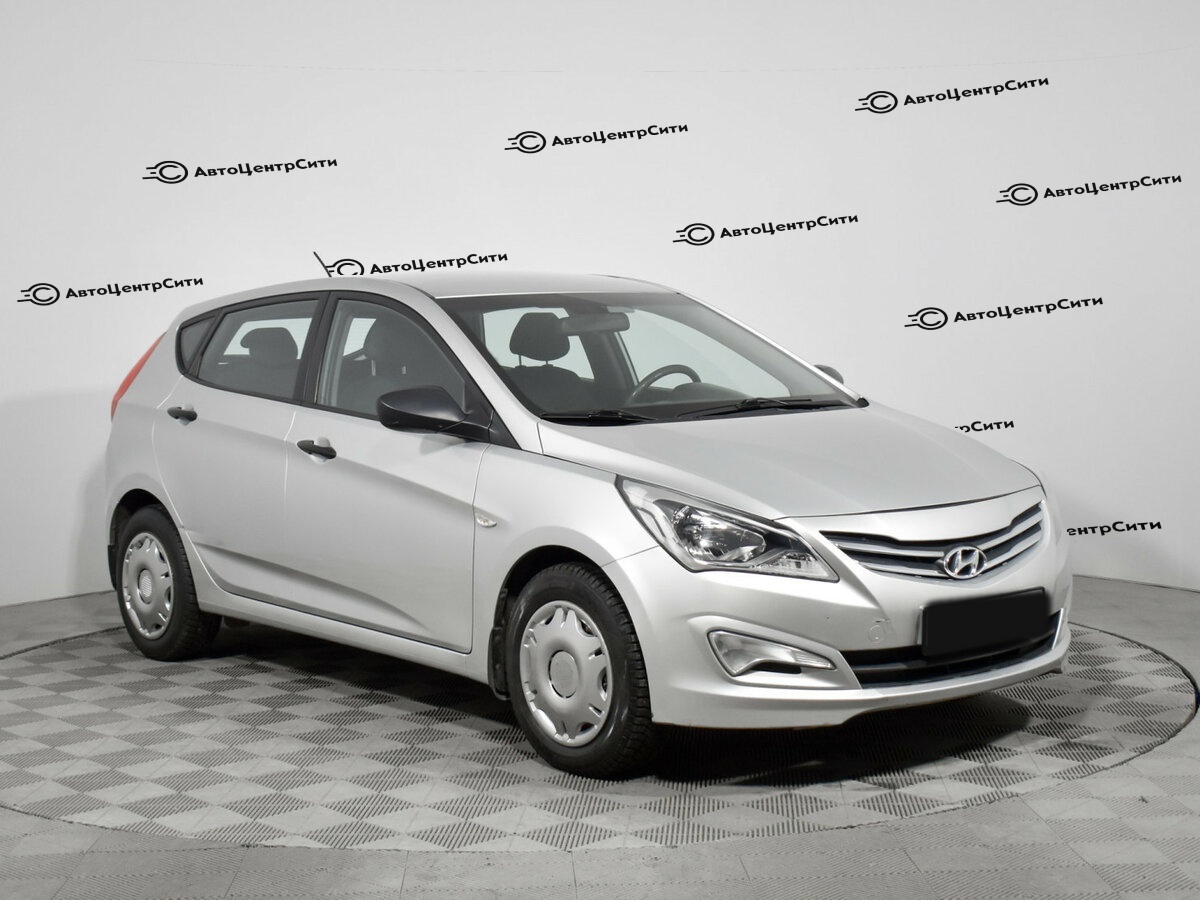 Hyundai Solaris с пробегом — 2015 год. Фото: #2