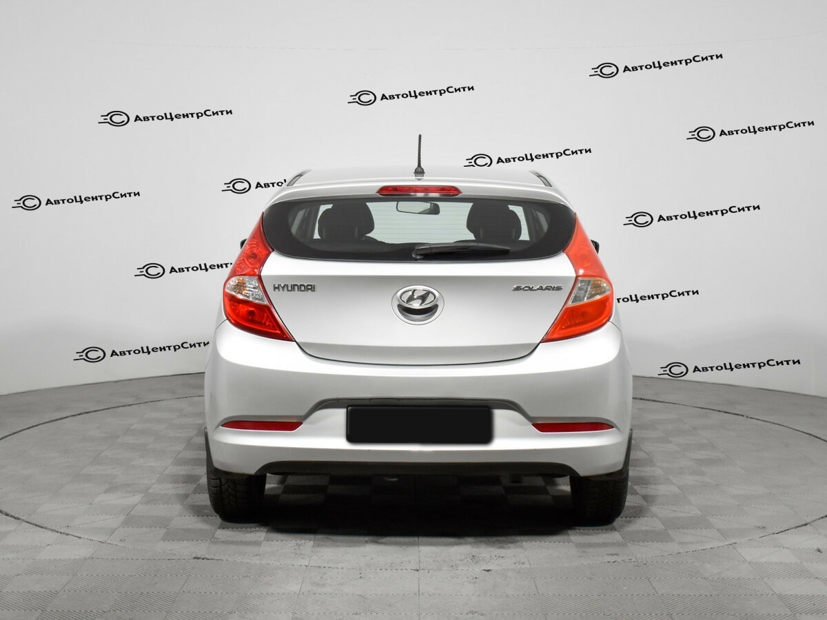 Hyundai Solaris с пробегом — 2015 год. Фото: #5