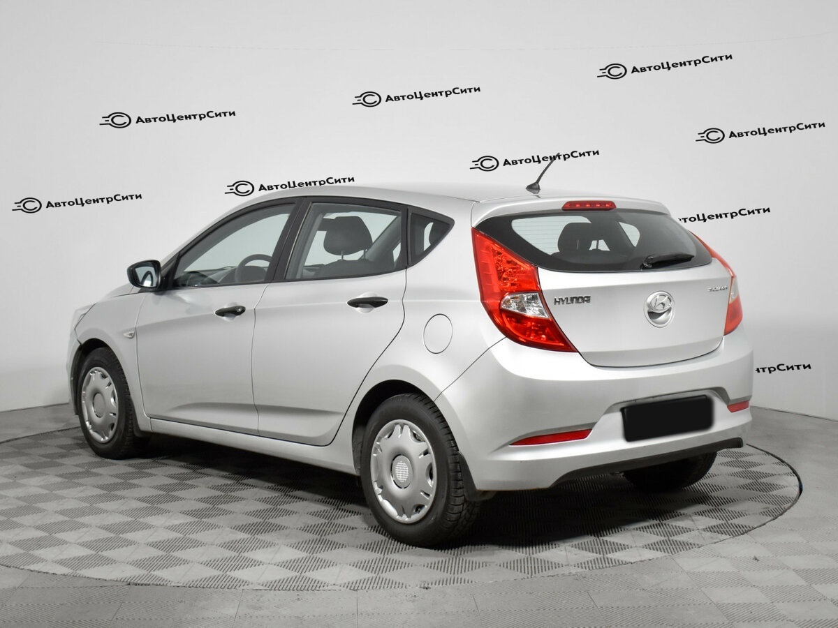 Hyundai Solaris с пробегом — 2015 год. Фото: #6