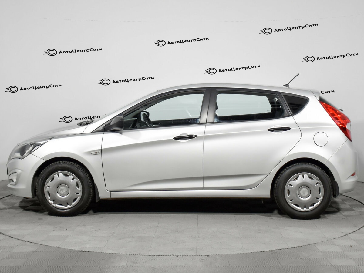 Hyundai Solaris с пробегом — 2015 год. Фото: #7