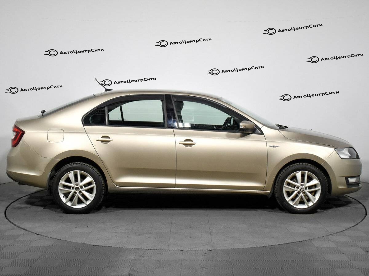 Skoda Rapid с пробегом — 2019 год. Фото: #3