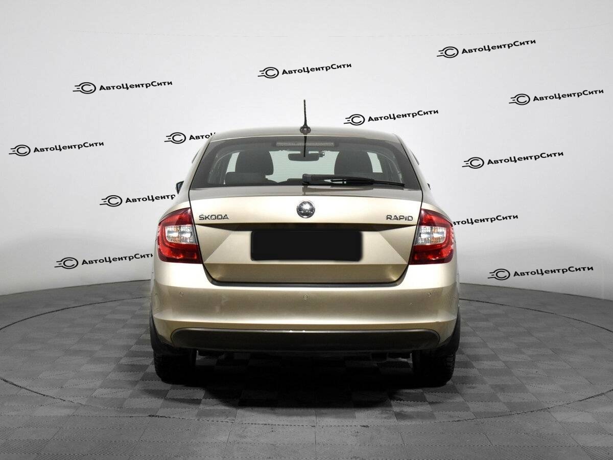 Skoda Rapid с пробегом — 2019 год. Фото: #5