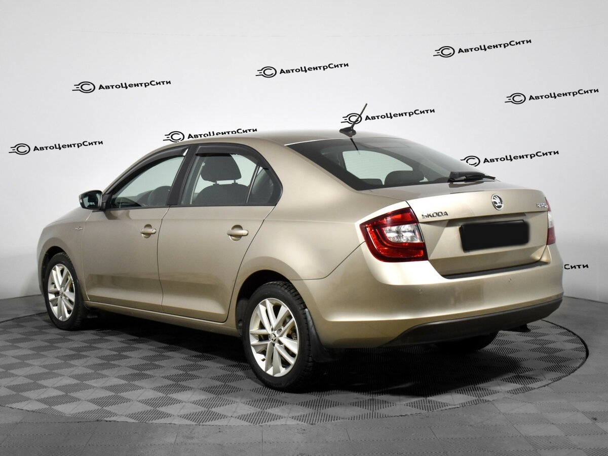 Skoda Rapid с пробегом — 2019 год. Фото: #6
