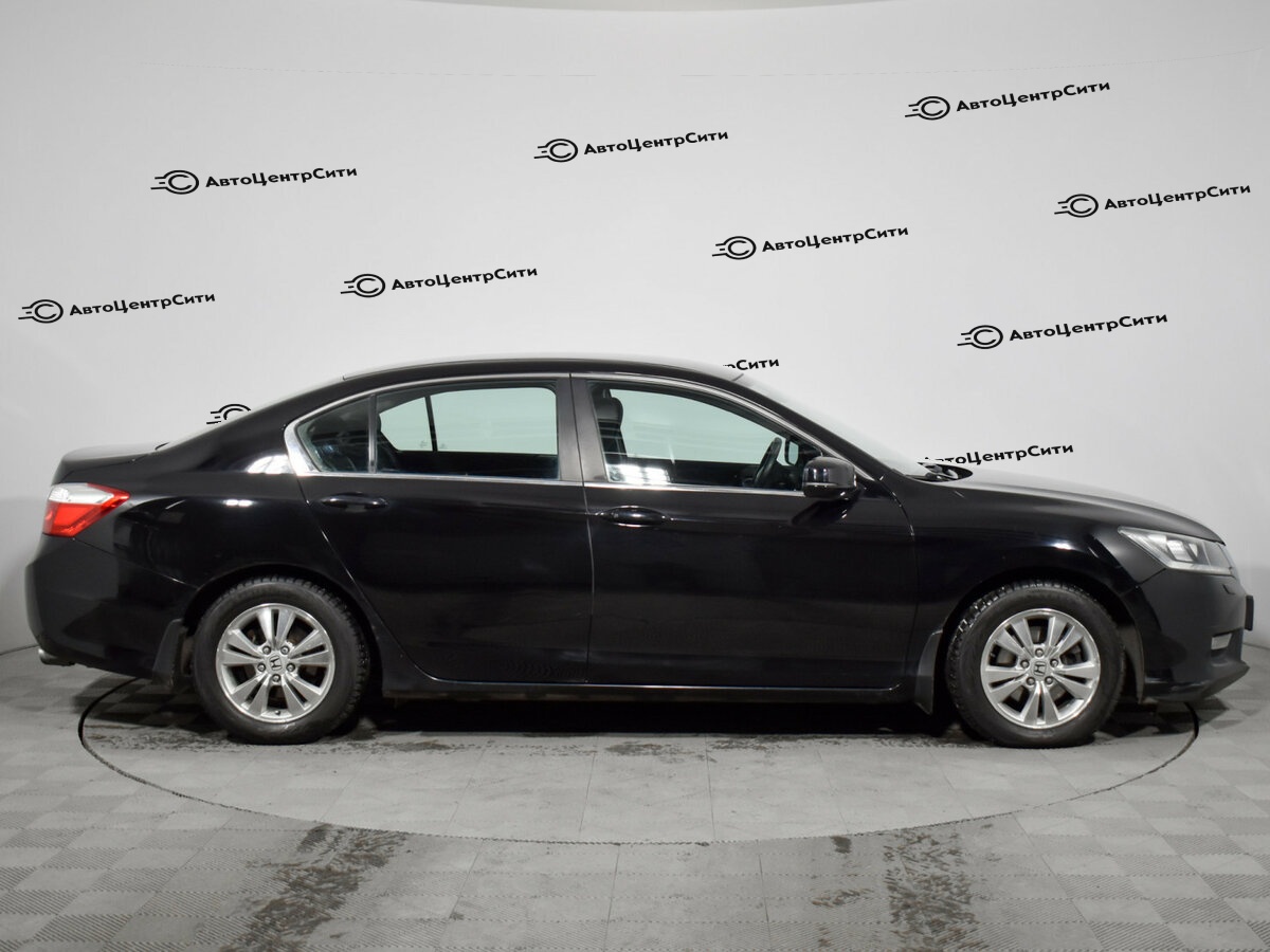 Honda Accord с пробегом — 2013 год. Фото: #3