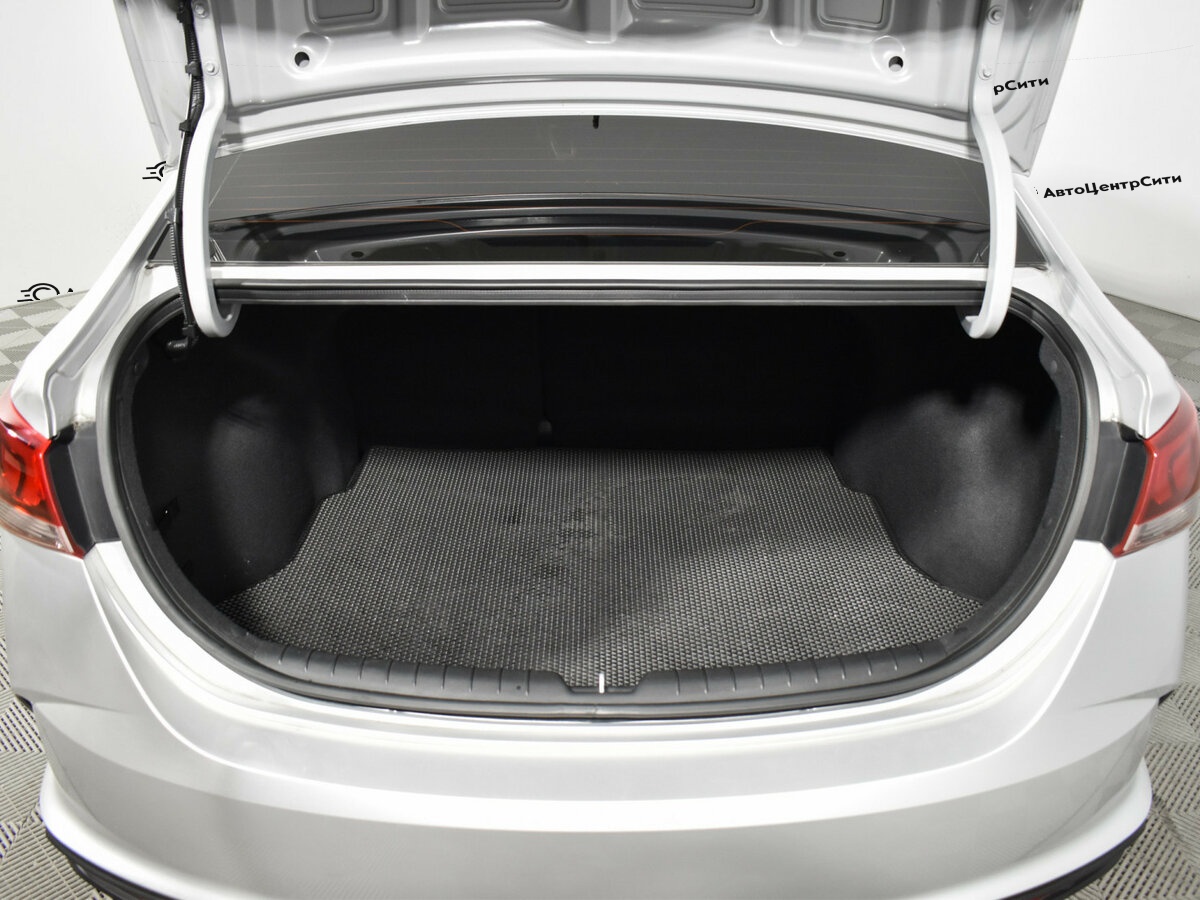 Hyundai Solaris с пробегом — 2020 год. Фото: #18