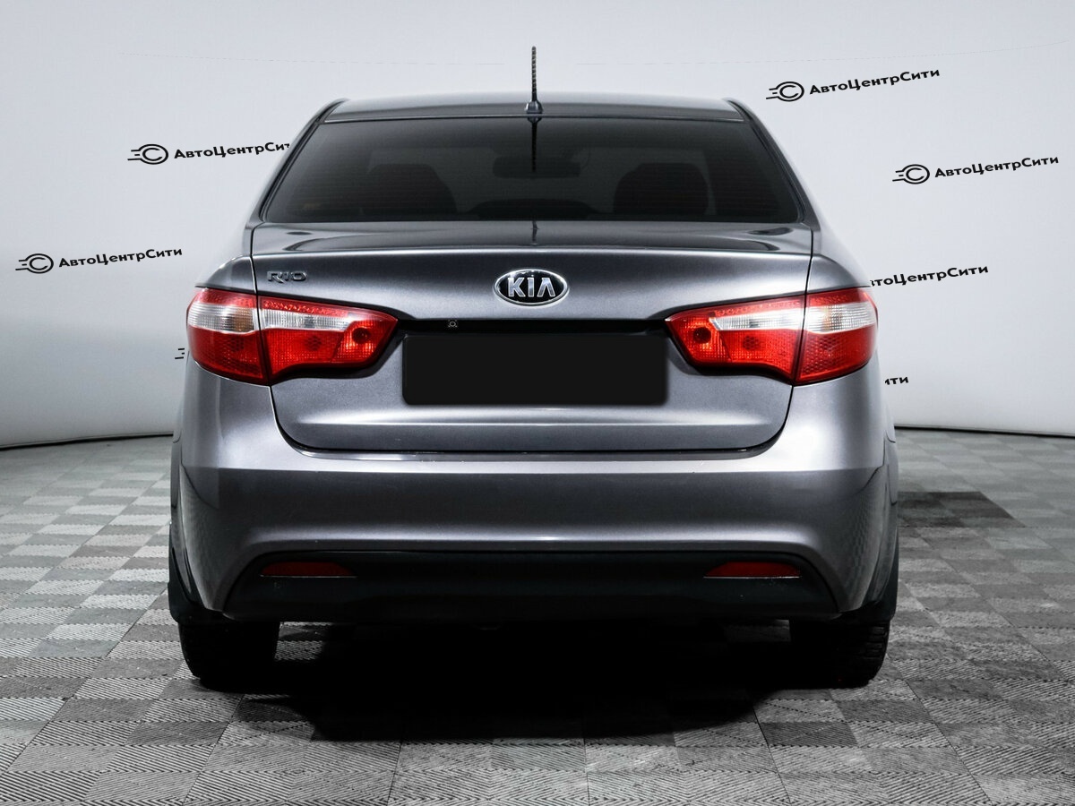 Kia Rio с пробегом — 2013 год. Фото: #4