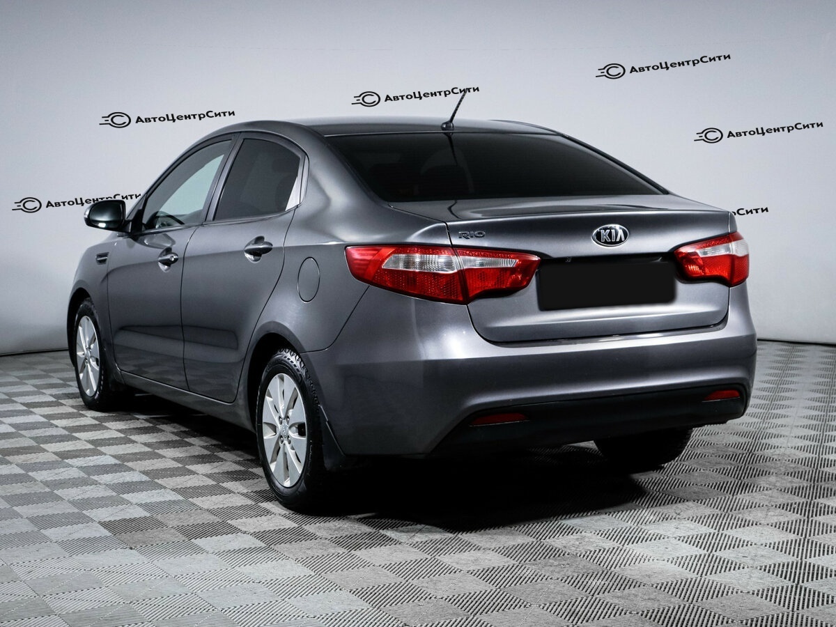 Kia Rio с пробегом — 2013 год. Фото: #5