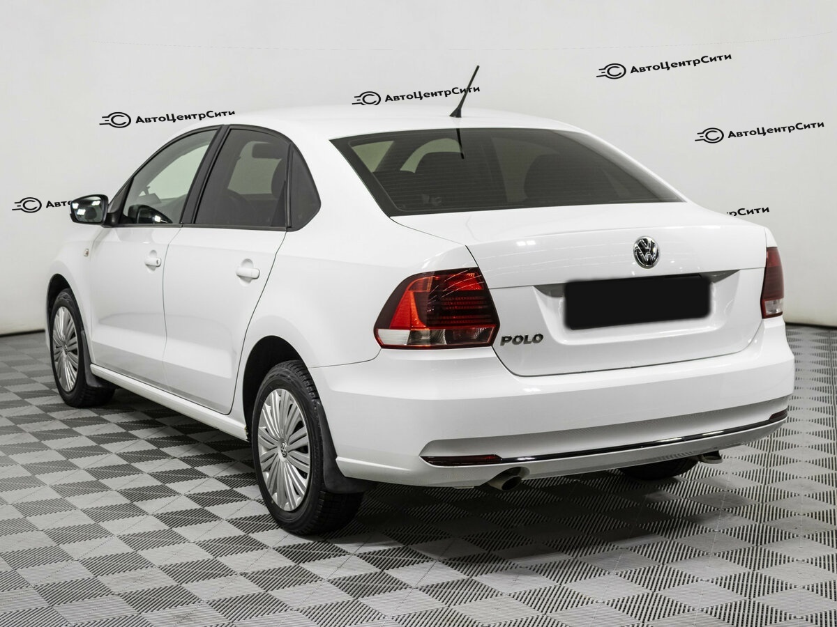 Volkswagen Polo с пробегом — 2016 год. Фото: #6