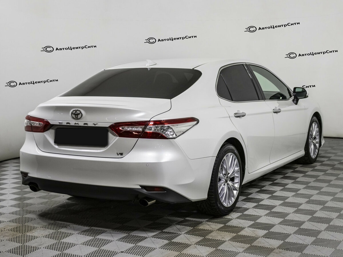 Toyota Camry с пробегом — 2018 год. Фото: #4