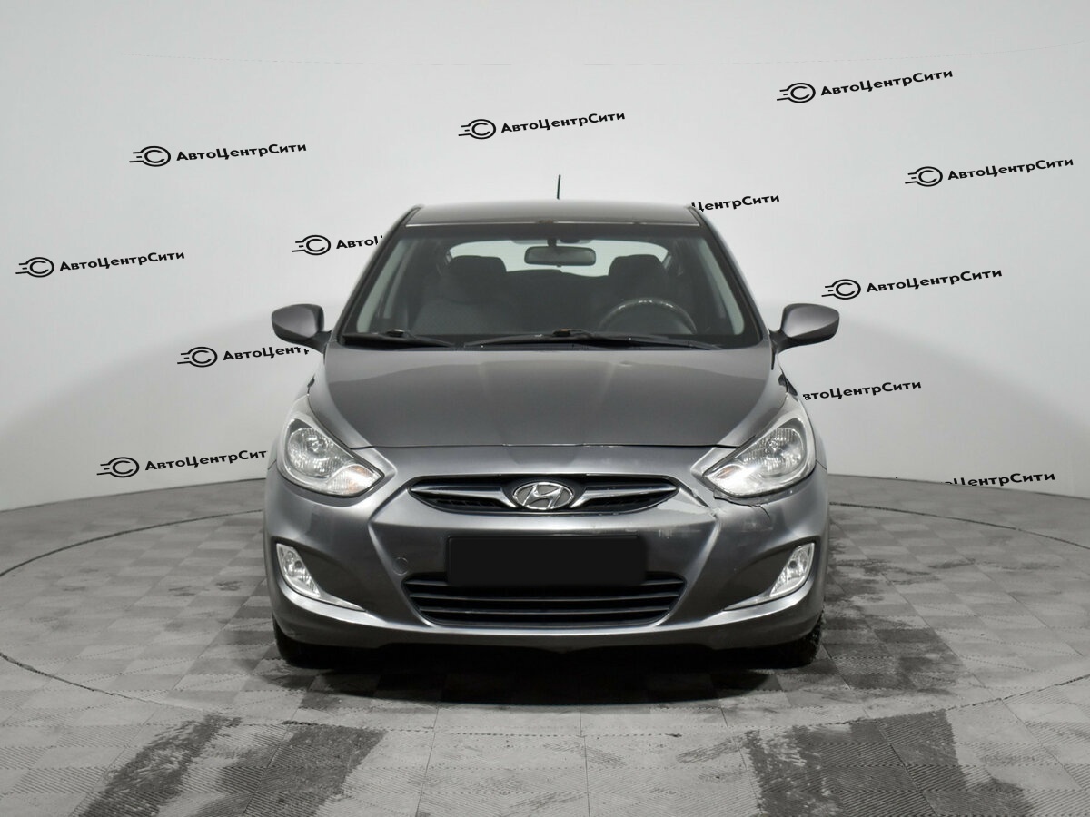 Hyundai Solaris с пробегом — 2012 год. Фото: #1