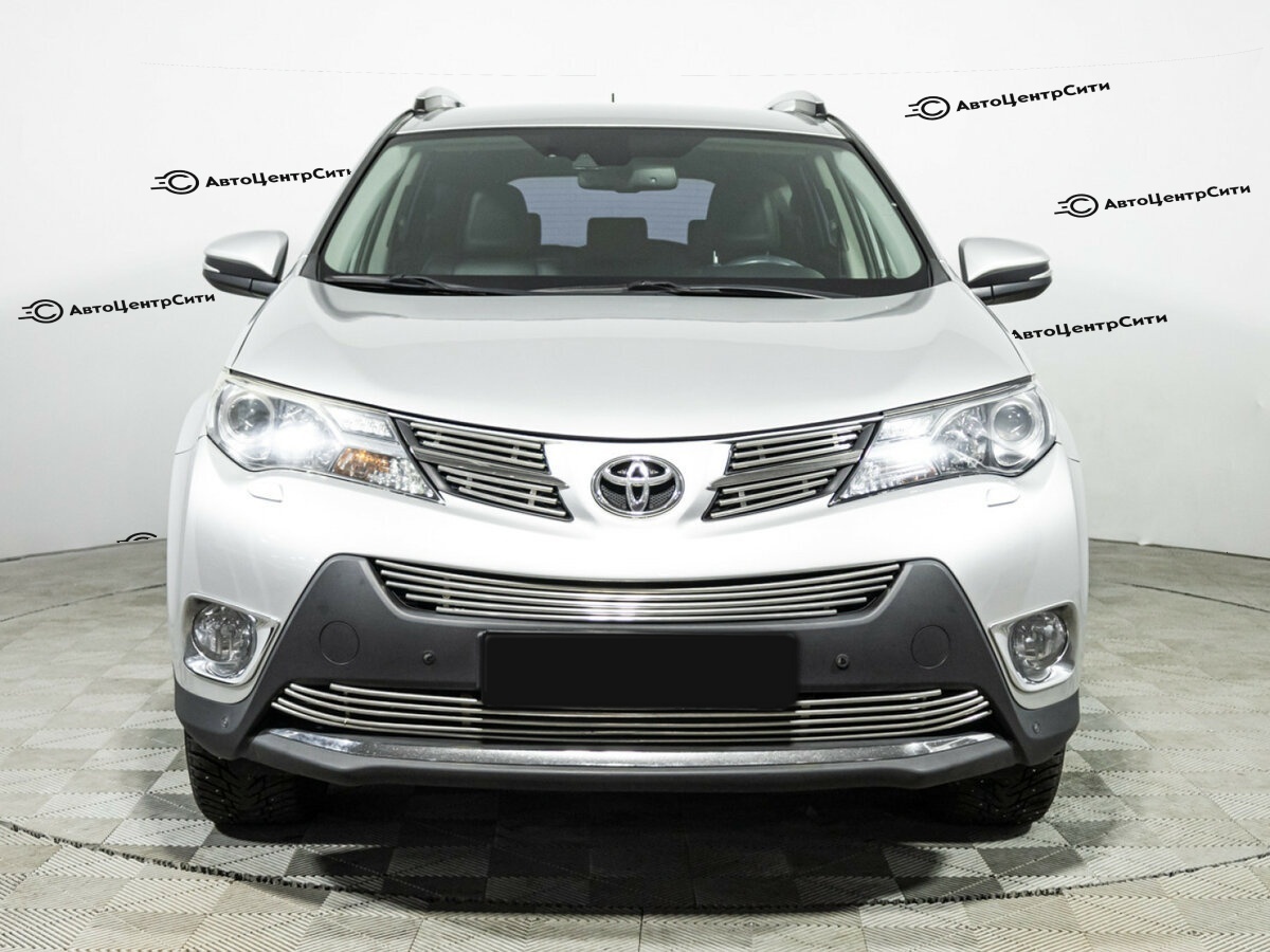 Toyota RAV4 с пробегом — 2014 год. Фото: #1