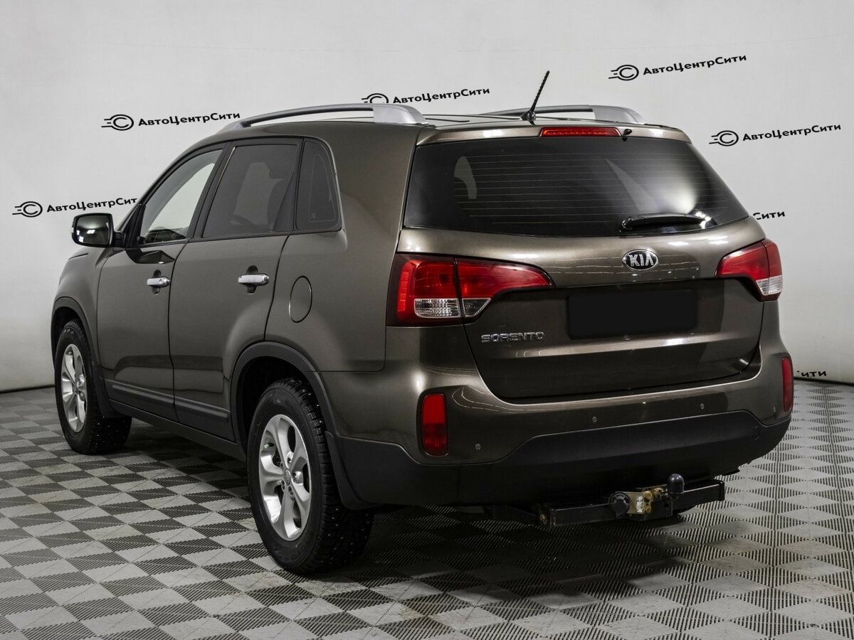 Kia Sorento с пробегом — 2015 год. Фото: #5